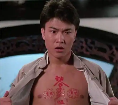 僵尸先生上映36年,有人离世,有人抑郁,钱小豪还在炒冷饭
