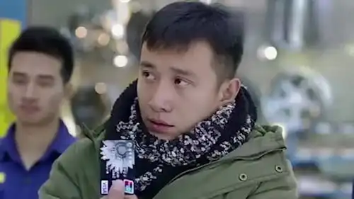 小爸爸于果有难,几个兄弟一凑下秒于果就成百万富翁
