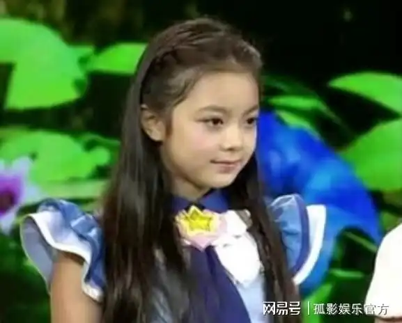 巴拉拉小魔仙藏龙卧虎,娇羞的赵今麦,短裙领舞的鞠婧祎
