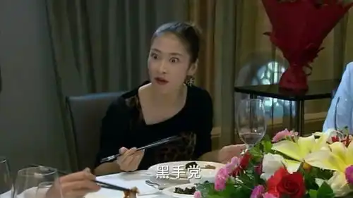 女孩去意大利嫁给老头,不料遇到黑手党,吓得立马坐飞机回国