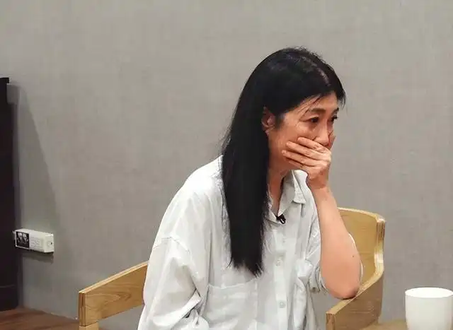 夏克立再次喊话黄嘉千,否认家暴女儿夏天传闻我是一个好爸爸
