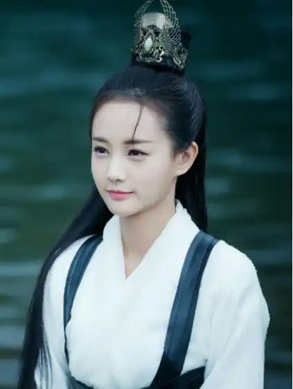 她本想做个老板娘,却没想到意外成了明星,还在多部剧中出演女主