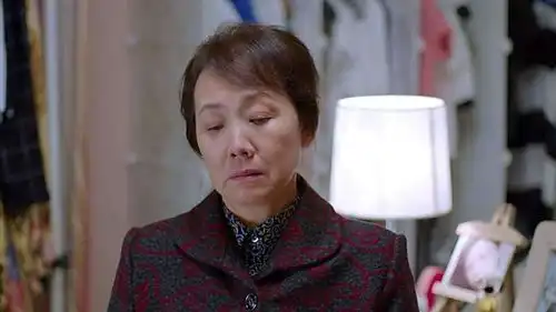 今天吃了800女儿炫富惹怒母亲你弟没钱买房,你还好意思吃
