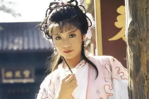 他出生在清朝,活到2014年,90岁仍娶妻,一生捐款超过百亿