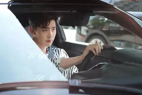 w两个世界简介w两个世界剧情w两个世界演员w两个世界角色介绍w两个世界评价怎么样w两个世界好看吗金投热点网
