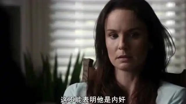 越狱第五季莎拉和儿子有危险,为了保护孩子,莎拉把儿子转移

