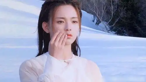 喊杨超越,有三部新的戏剧要播出,老天爷应该可以享受美食