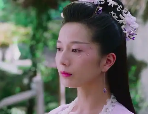香蜜沉沉烬如霜长芳主还演过一部玄幻剧,那时的颜值已是巅峰
