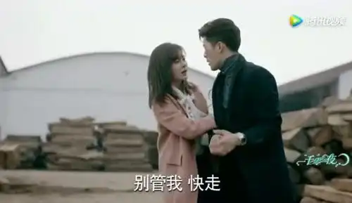 一千零一夜莫南季斌惨遭追杀,宝妮陷入其中一起逃跑

