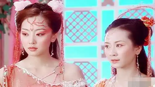 欢天喜地七仙女中红儿的3个造型,这个公主超美的
