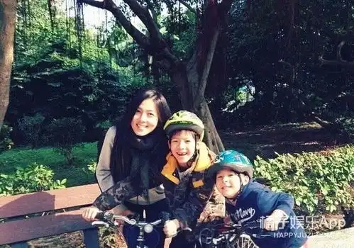 还记得流星花园的藤堂静吗她的两个儿子太可爱啦
