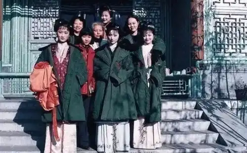 人物30年前红楼梦海选内幕当年的姑娘,都太美了
