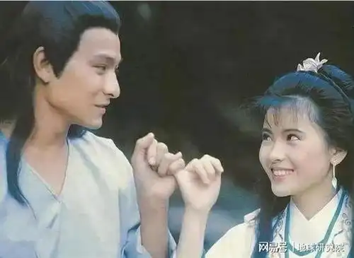 刘德华拼搏半生,身价过亿,为何不愿接济穷困潦倒的亲姐姐
