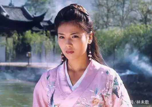刘涛和贾青的阿朱细节对比,刘涛虽无少女感,却用演技说服了观众
