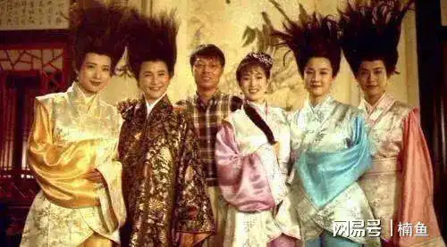 罕见的片场花絮,许仙法海搞怪合影,王祖贤每一张都惊艳了岁月
