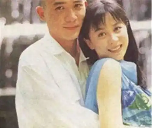 刘嘉玲年轻时有多美演婢女仍让人惊艳,同框周海媚被比成绿叶