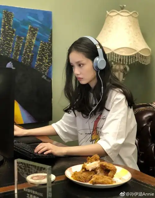 新版流星花园开播藤堂静扮演者孙伊涵不仅撞脸孙怡奚梦瑶还是98年出生
