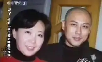 红楼梦第一美男子,姐弟恋恩爱三十年,年近花甲依旧风度翩翩
