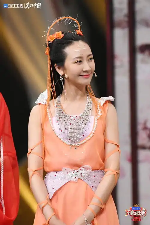 爷请回欢天喜地七仙女重聚,吴彤把霍思燕p进了合影里
