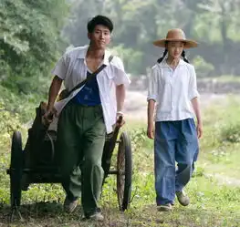 同样在跑剧组,他们的工作鲜为人知
