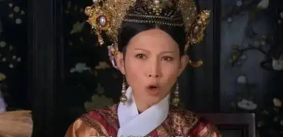 甄嬛传皇后每晚卸妆时,为何不让宫女碰她耳环不愧是古代正妻

