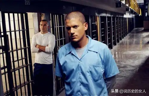 这个杀人犯厉害带着典狱长老婆越狱,如夫妻在外潇洒度过11年
