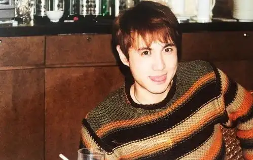 沈腾结婚4年从不晒妻,原来是我们熟悉的童年女神
