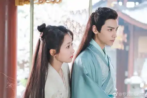 我知道月上重火的女主为啥演了赵敏也没火了,因为...