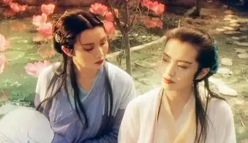 王祖贤年轻时到底有多美素颜让徐克看呆,关之琳与之同框也逊色
