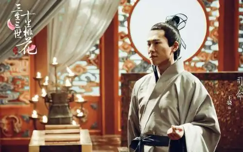 三生三世除东华帝君外,还有三个男人深爱凤九,其中他威胁最大
