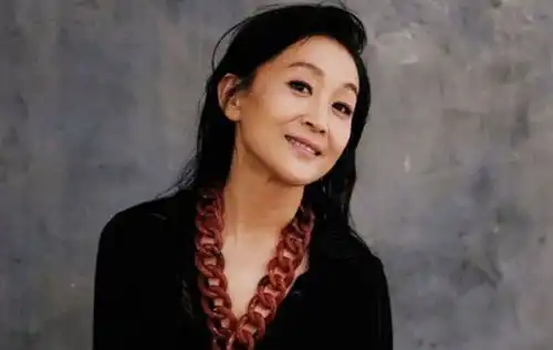 她被调侃长相不如保姆,也被导演赶出过剧组,如今凭实力碾压群芳
