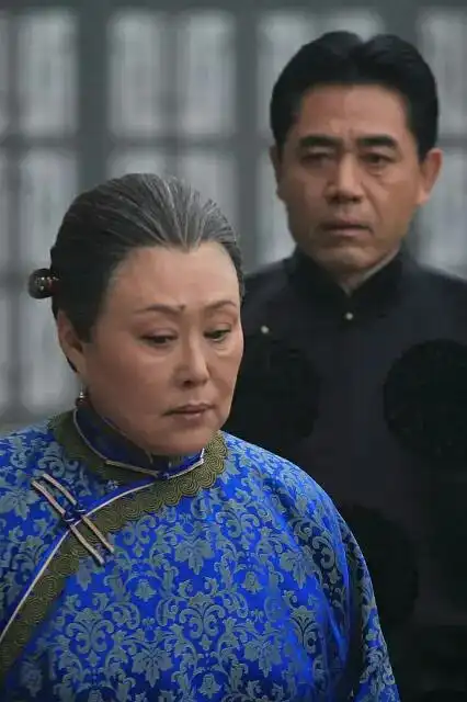 这些演员真敢演40岁张鲁一演36岁朱珠儿子,罗晋演金瀚弟弟
