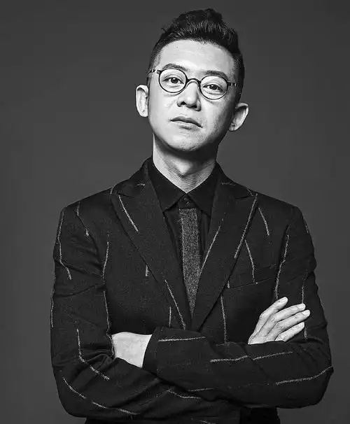 话剧喜剧的忧伤忧伤背后的喜剧,是笑是泪
