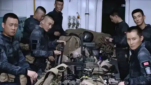 红海行动顾顺前来报到,这个男子有点帅
