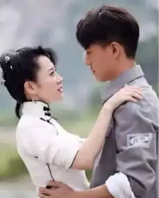 许晴靳东再现最强cp,一个动作让人羡慕,网友真般配
