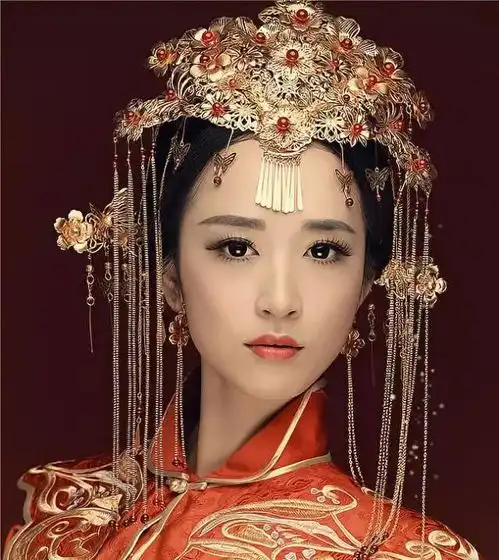 凤冠霞帔,许你一世温柔
