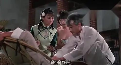 僵尸先生秋生去见女鬼小玉,九叔开眼看女鬼真面目,吓了一跳
