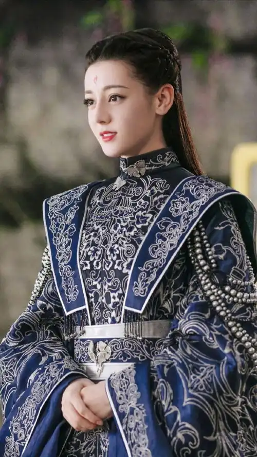 angelababy新综艺古装扮相美爆,热巴赵丽颖古装更是明艳动人
