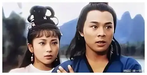 李连杰全家拜庙,62岁利智油腻头发花白如男人,女儿一个赛一个美