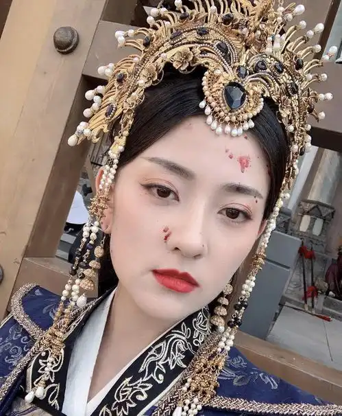 梁洁发文告别双世宠妃小檀,女皇,香檀三个角色
