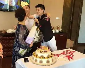 范冰冰小19岁弟弟长这模样难怪范和洪金宝有事
