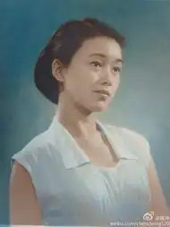 陈冲晒母亲年轻美照气质清纯遗传基因强大
