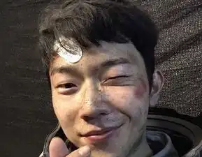 他是流浪地球中的技术宅,曾出演过悲伤逆流成河,凭借李一一走红
