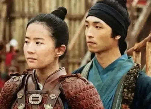 清朝一女子陈氏,崇拜花木兰从军,要挟一俊美秀才,没多久就怀孕
