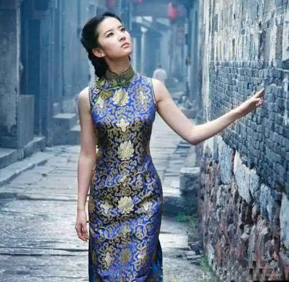 她被评为中国最美旗袍,步入中年的陈数比气质就没输过
