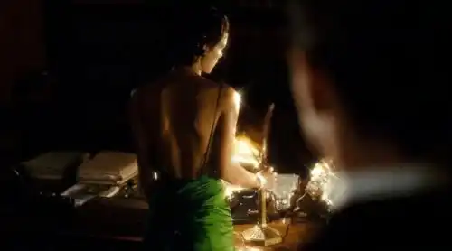 赫本最爱的小黑裙,也太适合拍照了
