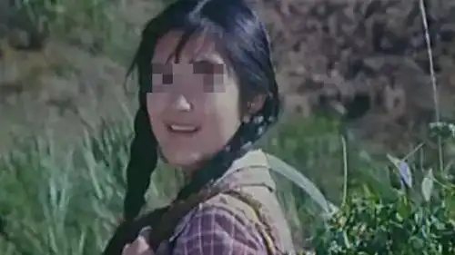 张杰演唱会突发意外,谢娜全程陪护流泪不止,网友又相信爱情了
