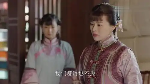 那年花开月正圆胡咏梅看了盒子里的东西,立刻冲了出去
