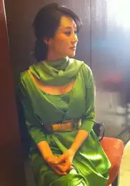 环形使者28日公映许晴私家工作照曝光
