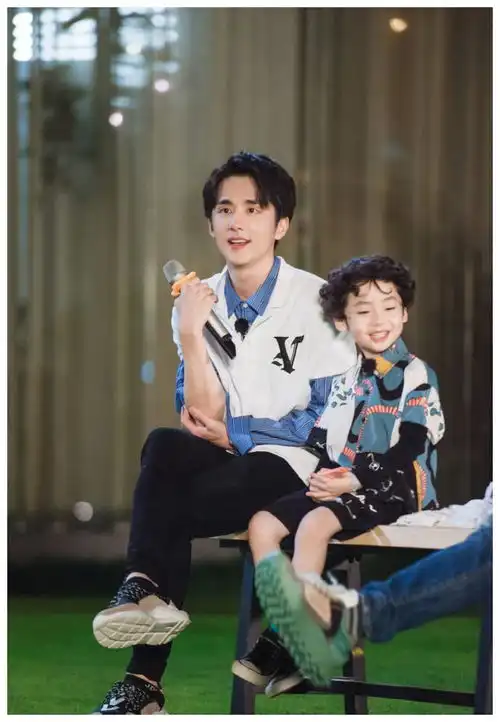 张新成更新奇妙小森林剧照据说这一期橙子哥哥有一点厉害